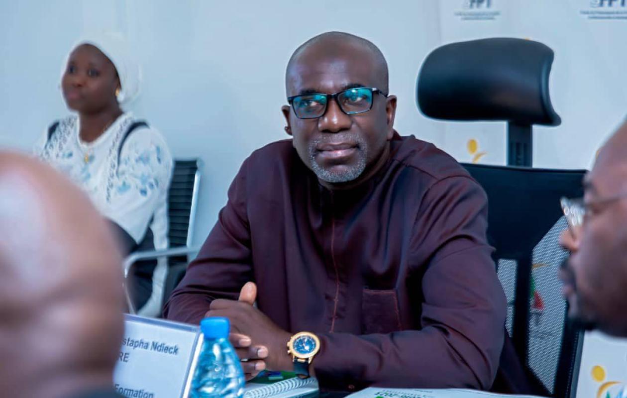 Emploi et Formation professionnelle : Le Ministre Amadou Moustapha ...
