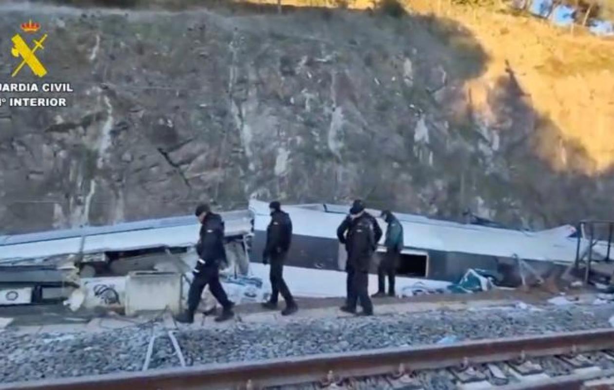 Espagne: au moins 39 morts dans la collision inexpliquée de deux trains à grande vitesse