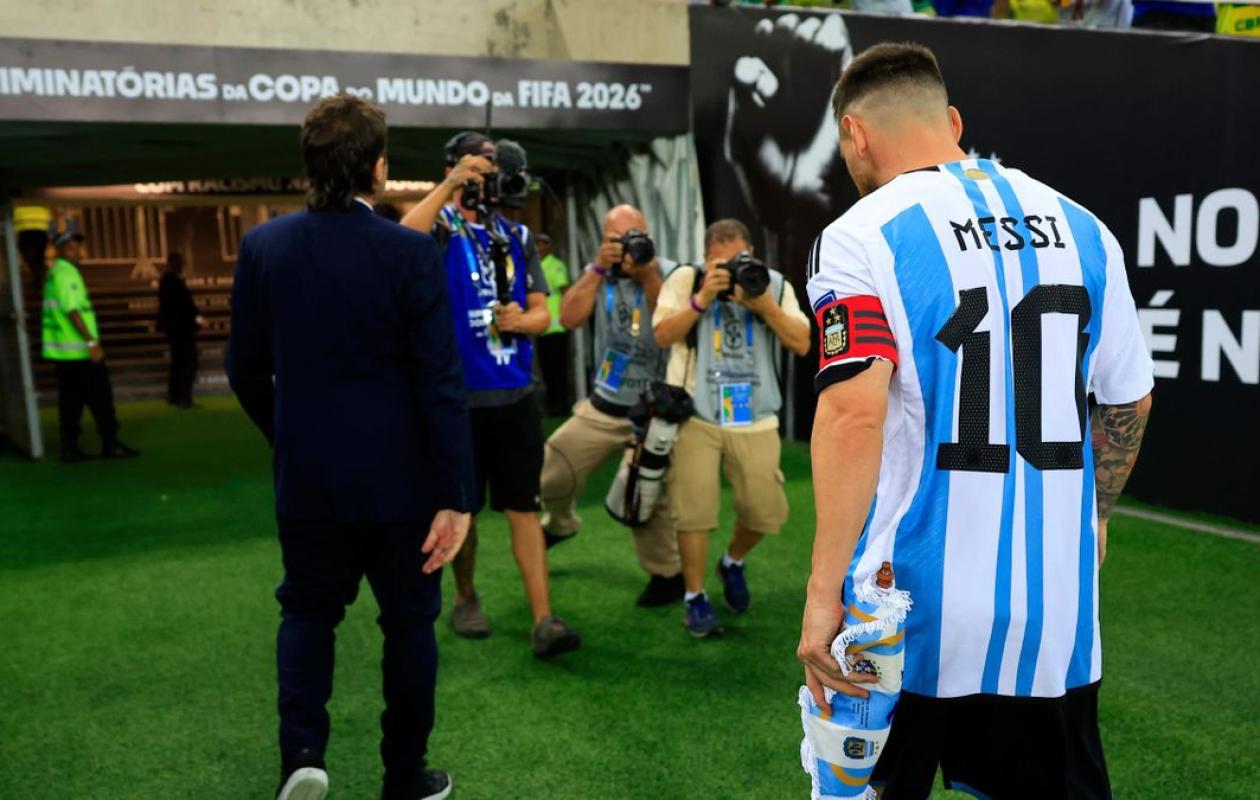CAN 2025 : La sortie des joueurs sénégalais rappelle un précédent de Lionel Messi face au Brésil (vidéo)