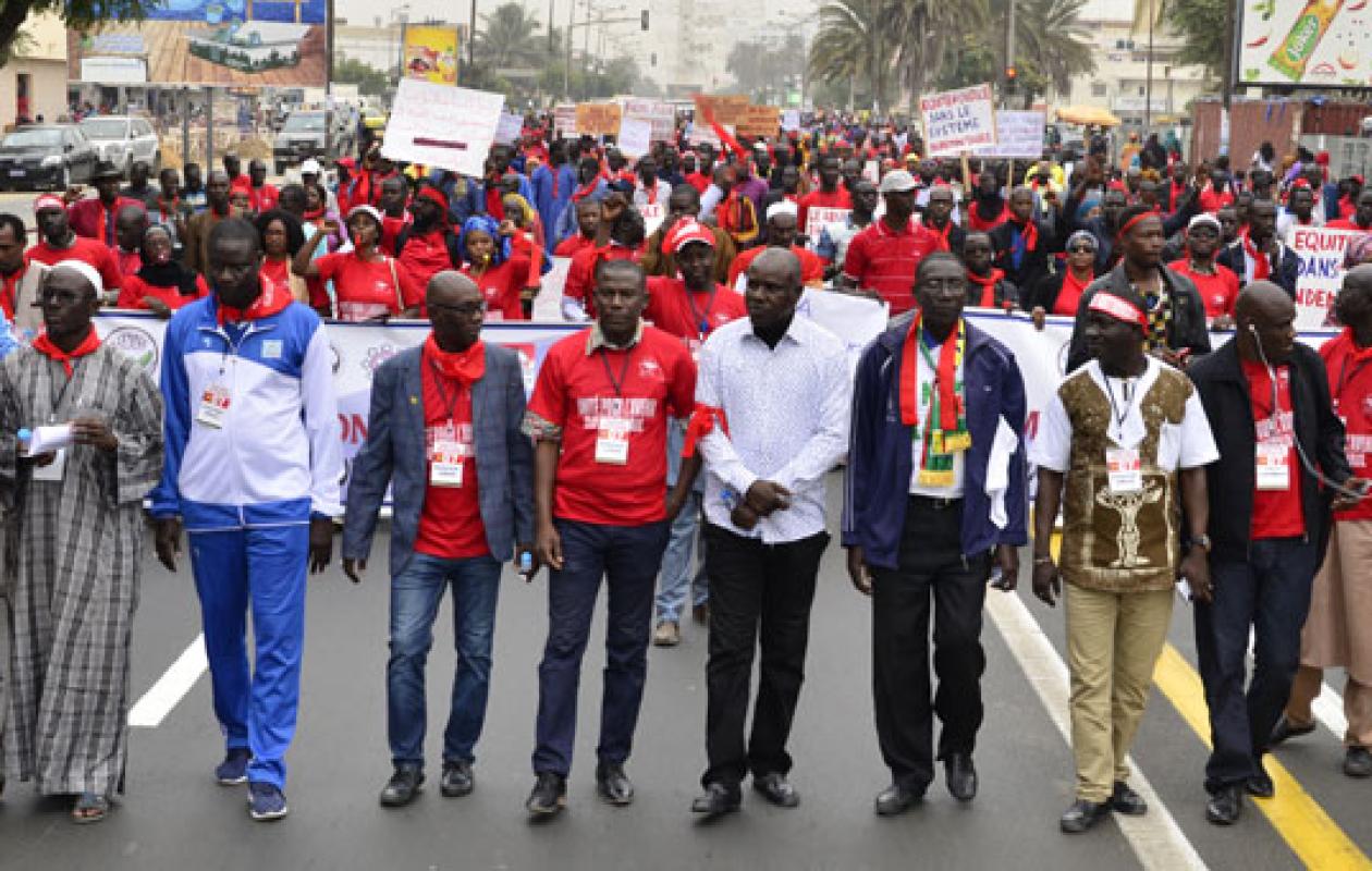 Marche nationale du G7 à Thiès : Des centaines d'enseignants en détresse dans les rues de la ville rebelle