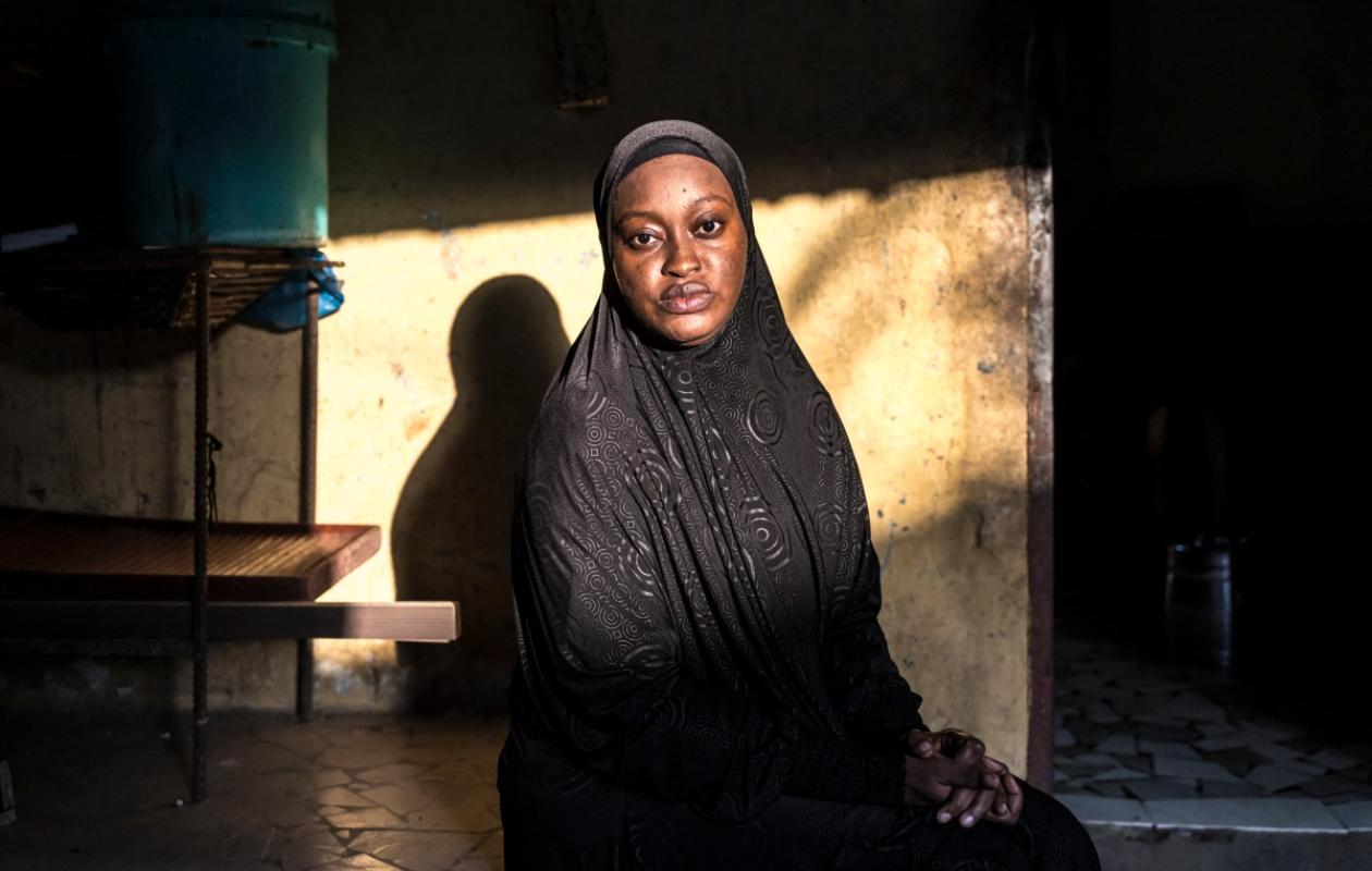 "Je les ai suppliés": une mère guinéenne expulsée du Bélarus sans son bébé