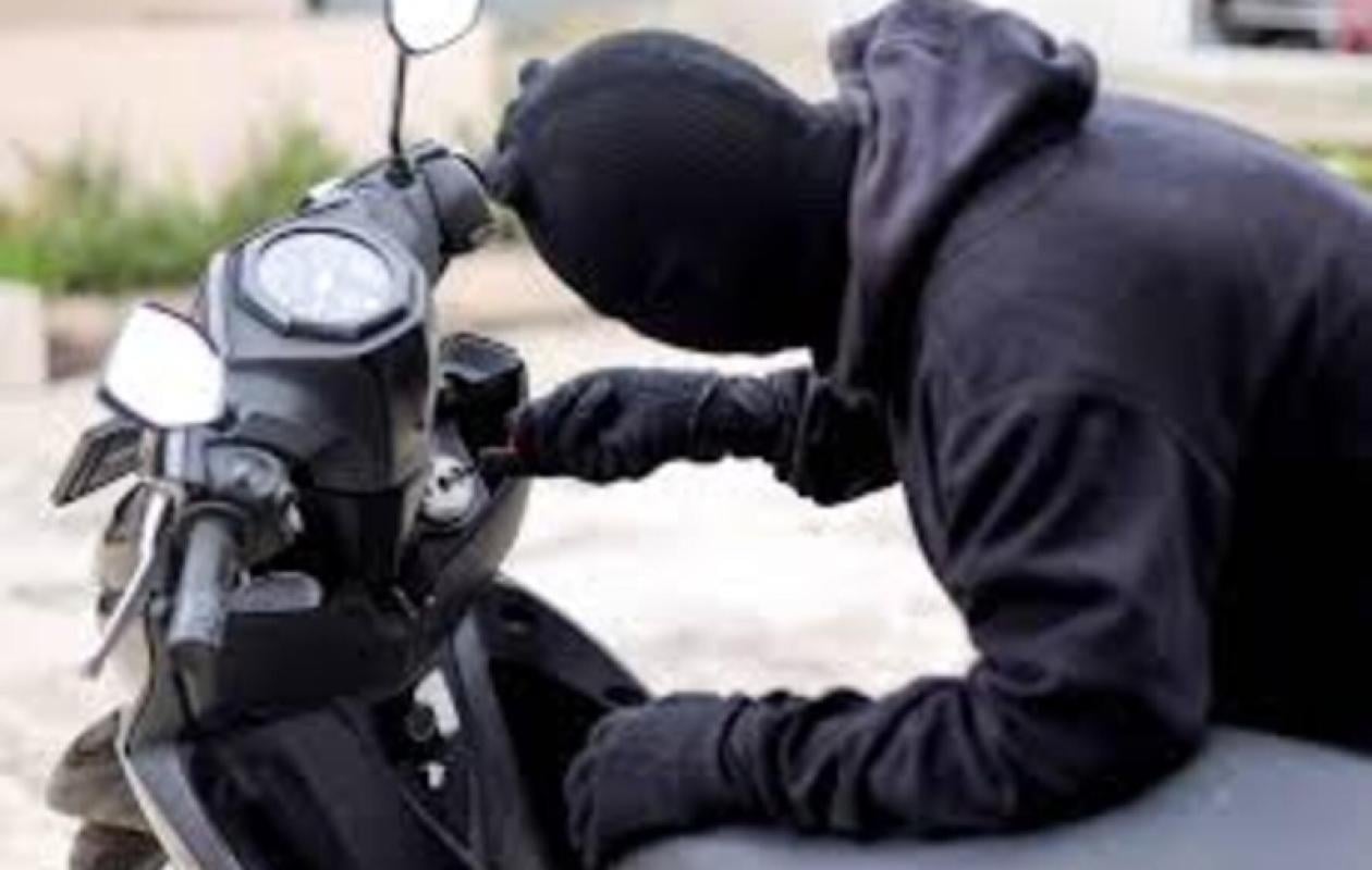 Un livreur perd quatre iPhone et accuse la "folie de la CAN"