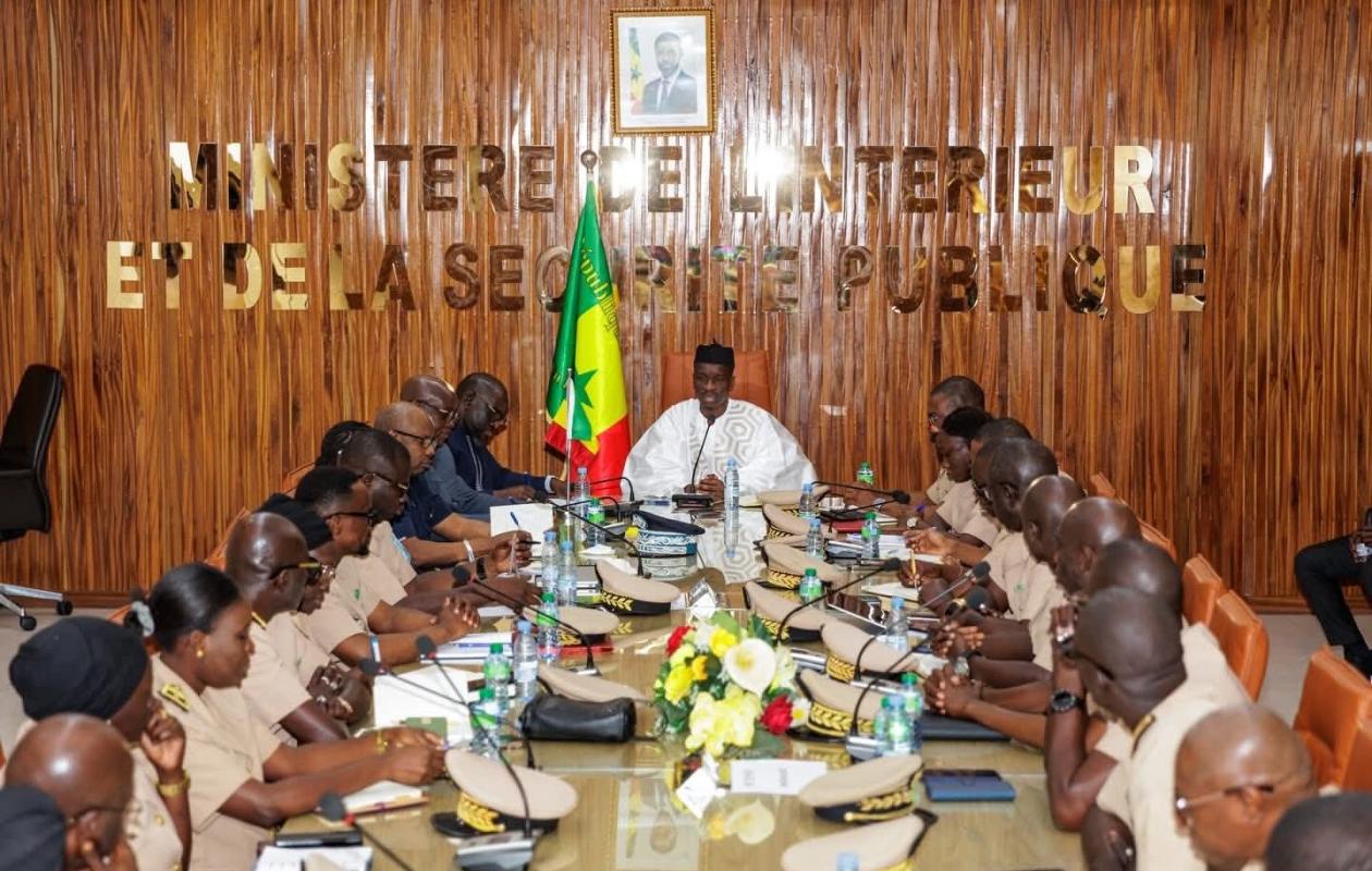 Réorganisation de l’espace public : Le ministre de l’Intérieur réunit les autorités administratives de Dakar
