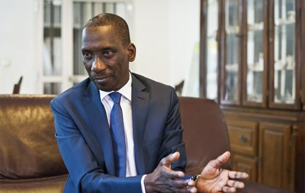 « Un parti fortement organisé et discipliné » : Mamadou Diop Decroix séduit par...