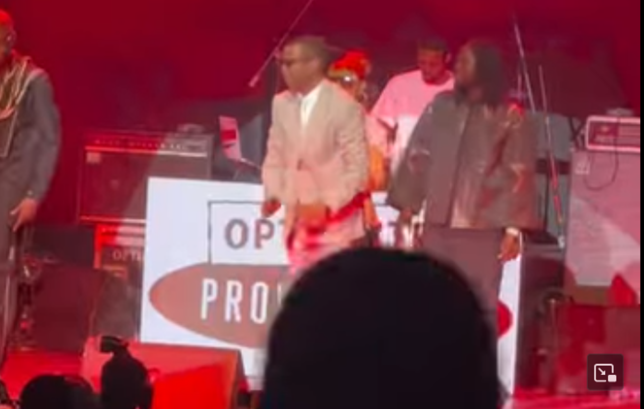 "Show des légendes": Le passage surprise de Youssou Ndour