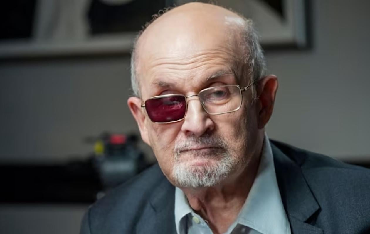 "Tout le monde est en danger": la mise en garde de Salman Rushdie contre la violence politique aux Etats-Unis
