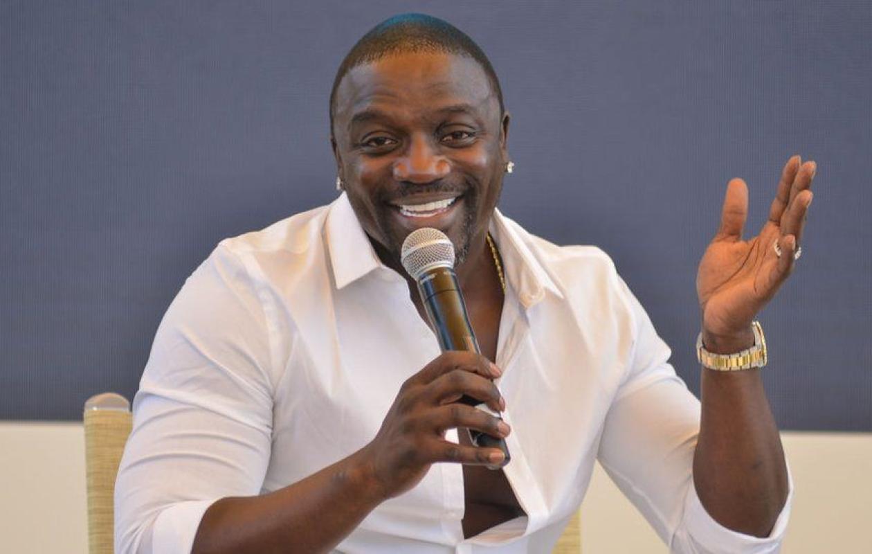 Alerte Fake News : Akon dément toute distribution d’argent via les réseaux sociaux