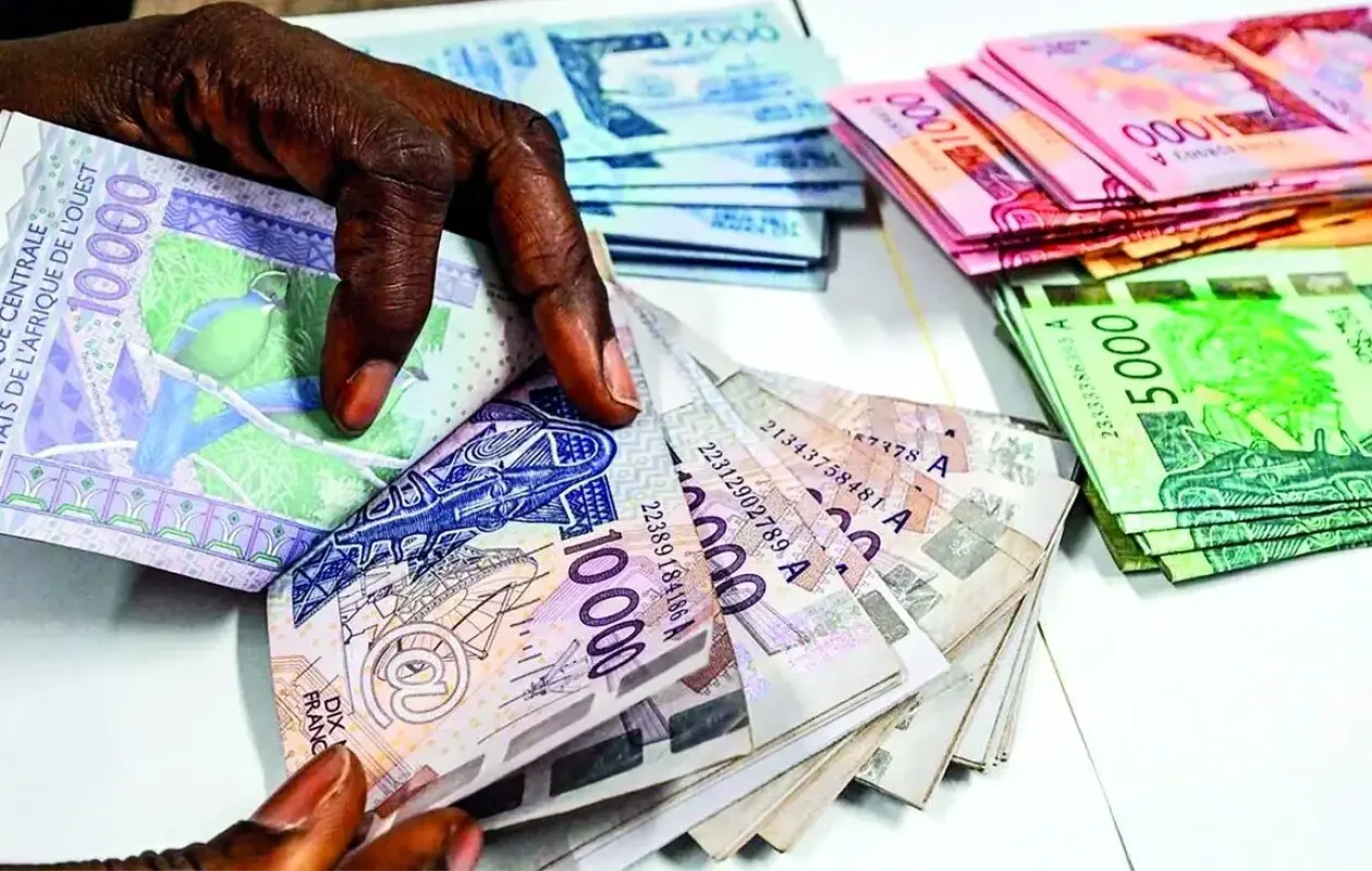 Africa banque Sénégal (ex-BDK) : un client dispose de 5000 F CFA dans son compte, mais réussit à retirer 7,2 millions grâce à...