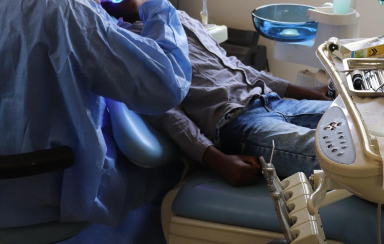 Mbour : le dentiste gifle son patient de 4 ans et finit au tribunal