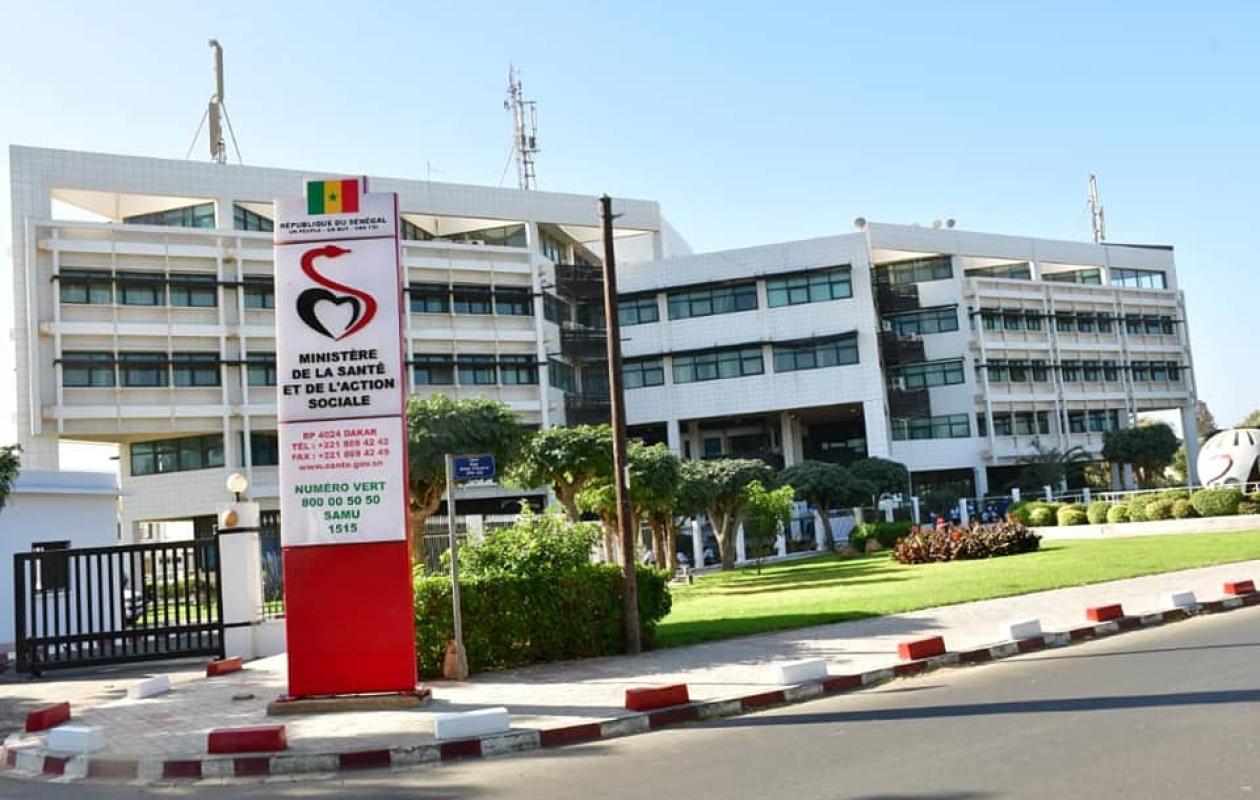 Ordres nationaux : Le ministère de la Santé honore 70 agents pour services éminents rendus à la nation