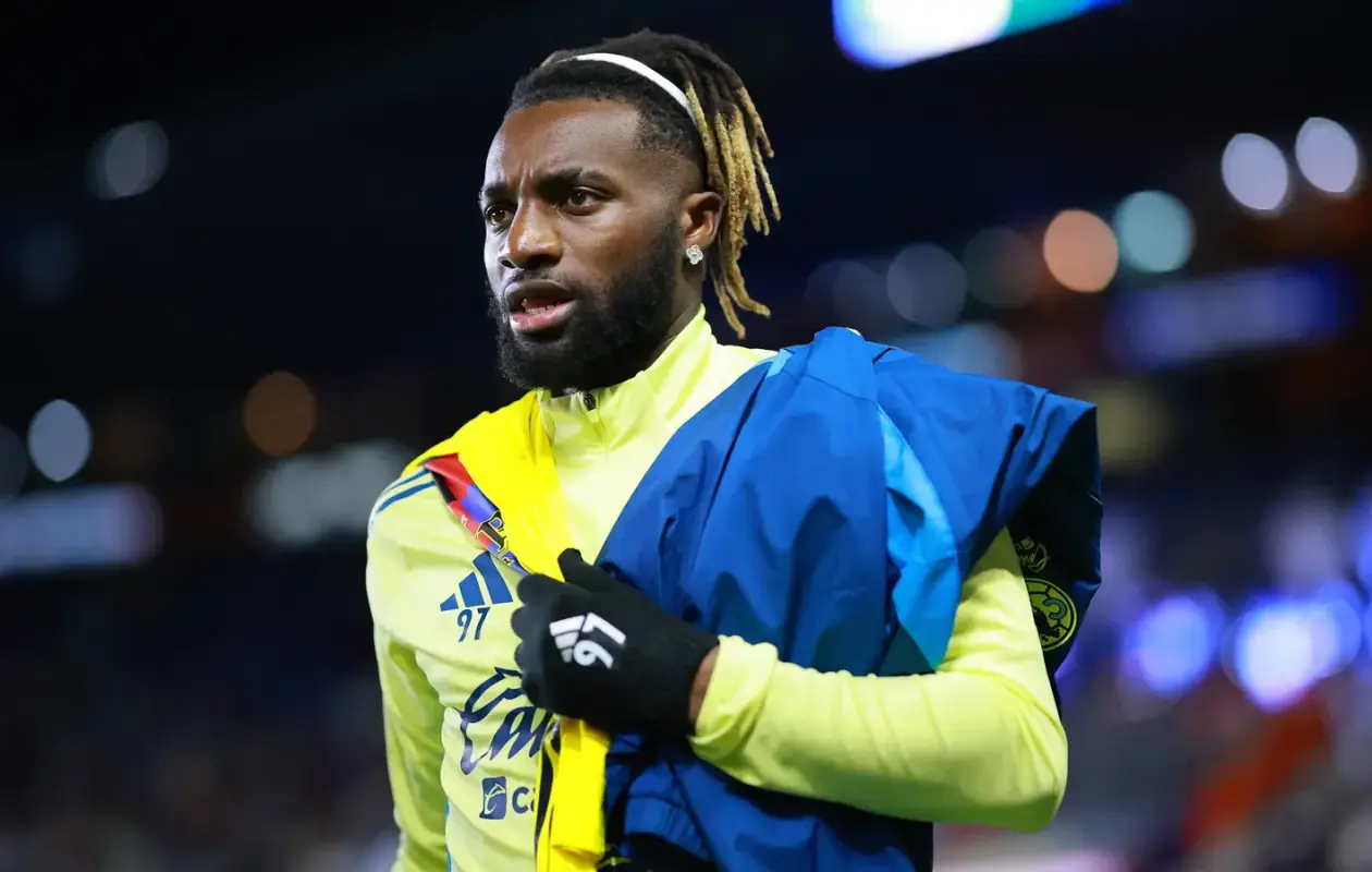 "IL Y A UNE CHOSE QUE JE NE TOLÉRERAI JAMAIS, C'EST QU'ON S'EN PRENNE À MES ENFANTS": ALLAN SAINT-MAXIMIN DÉNONCE LE RACISME ENVERS SES ENFANTS AU MEXIQUE