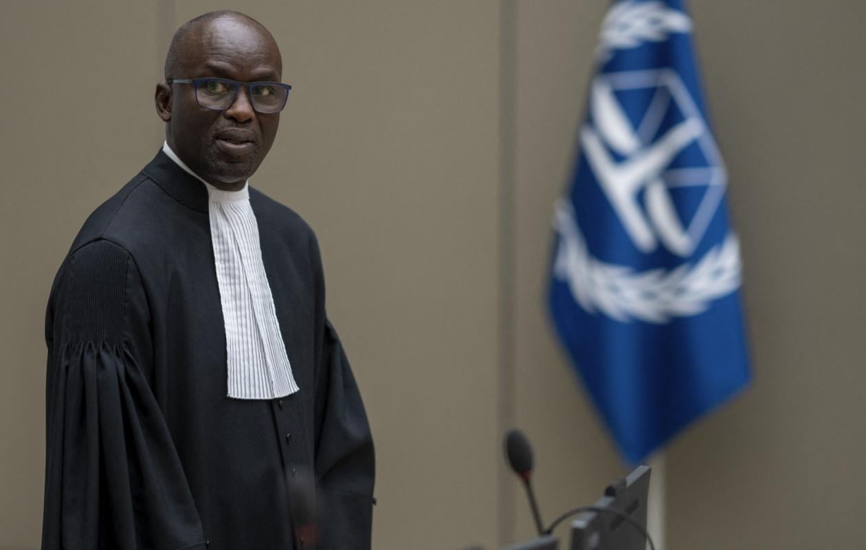 « Traités comme des terroristes, asphyxiés financièrement...» : le procureur Mandiaye Niang brise le silence après les sanctions de Trump