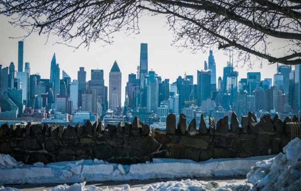 New York, qui traverse une vague de froid exceptionnelle, déplore 13 morts d'hypothermie