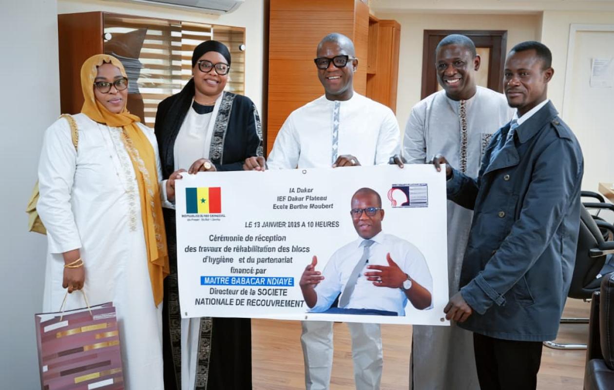 La Société Nationale de Recouvrement au chevet des élèves de l'école élémentaire Berth Maubert de Dakar plateau en réhabilitant leurs toilettes