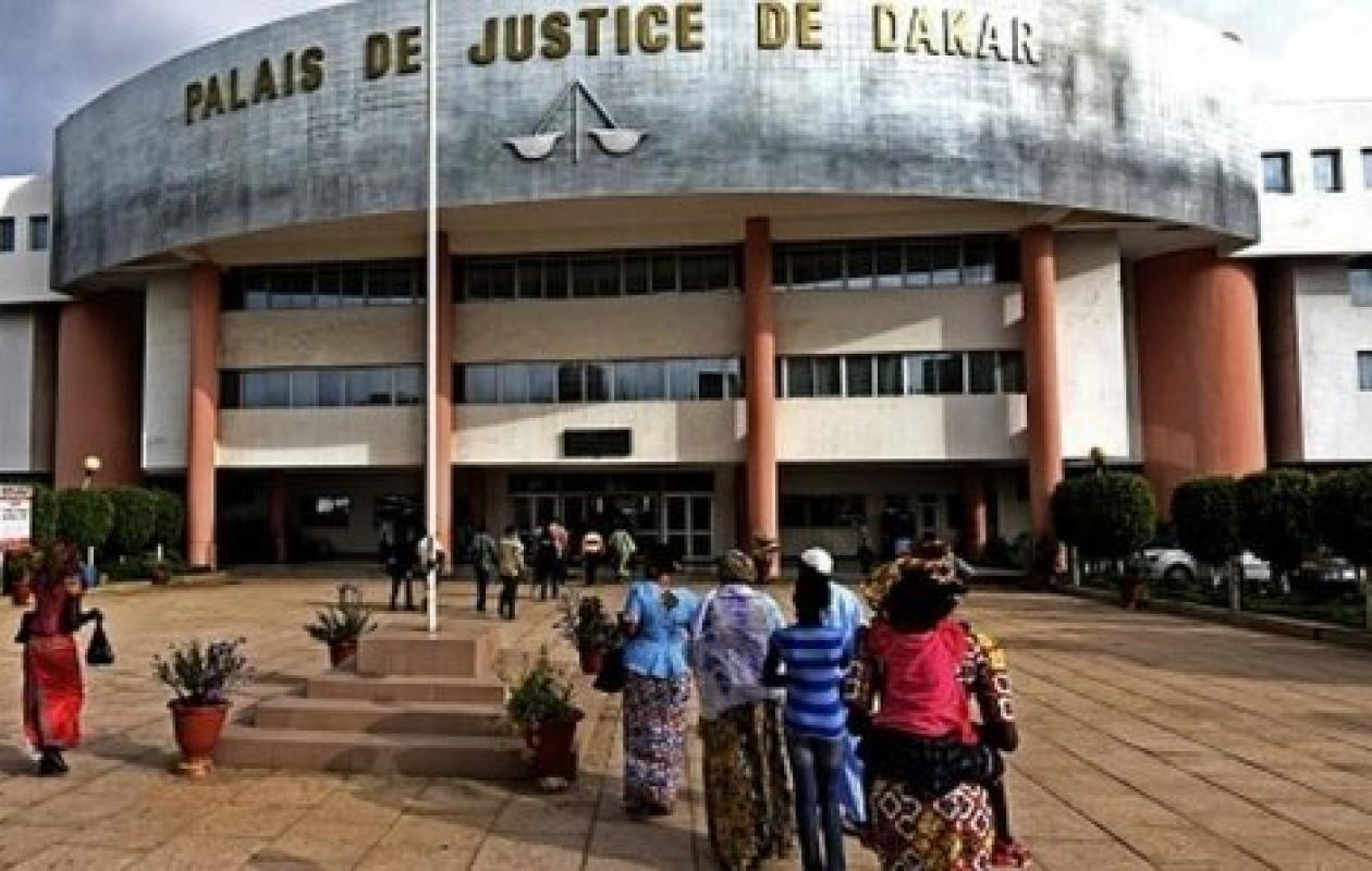 Jugé pour violence conjugale : Le couple échange de câlin à la barre