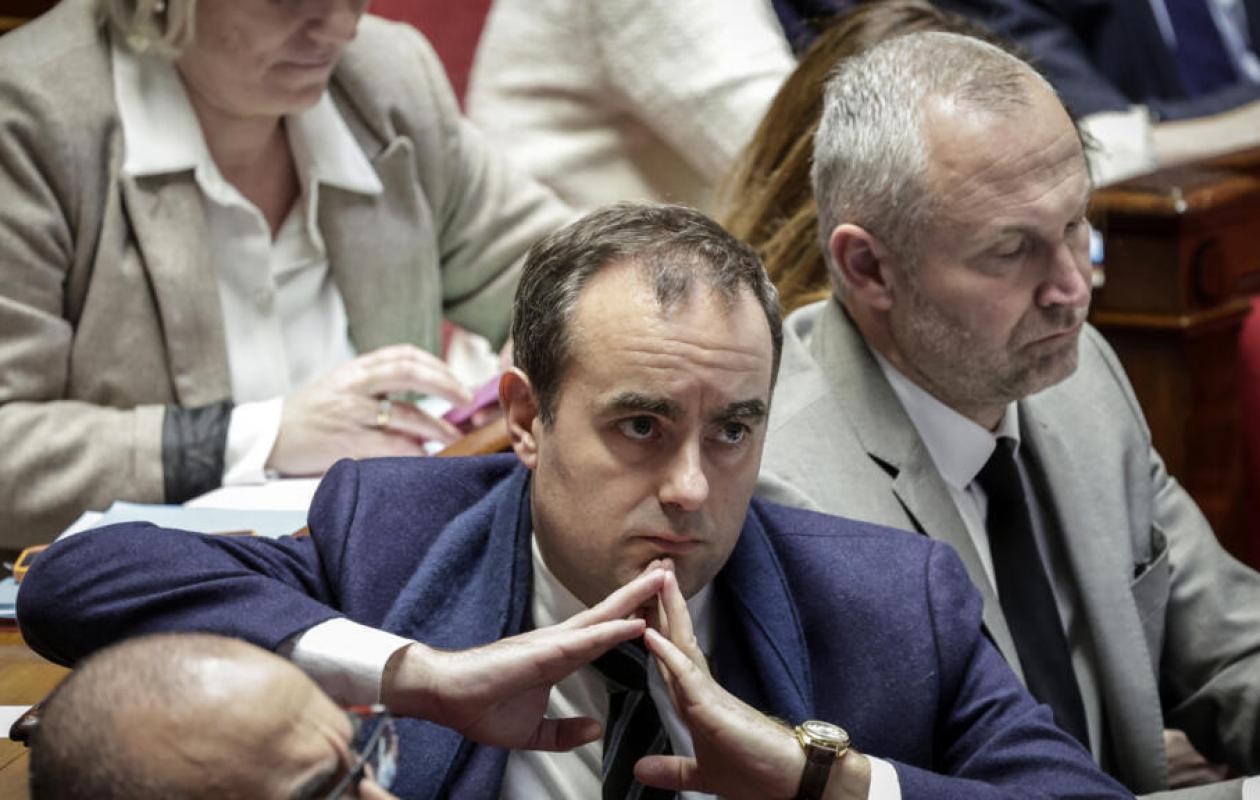 Remaniement: Lecornu prévoit un "ajustement" gouvernemental d'ici le 22 février