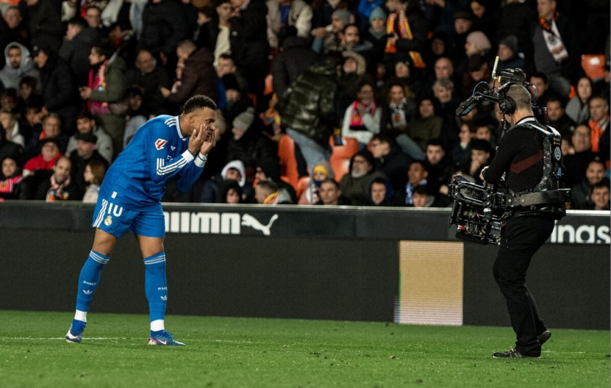 «Tête de bite»: Kylian Mbappé dérape et insulte un arbitre