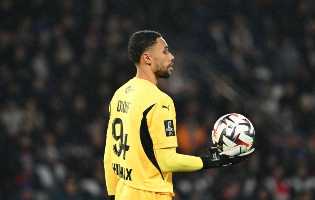 OGC Nice : Yehvann Diouf écarté, Maxime Dupé installé dans les buts ?