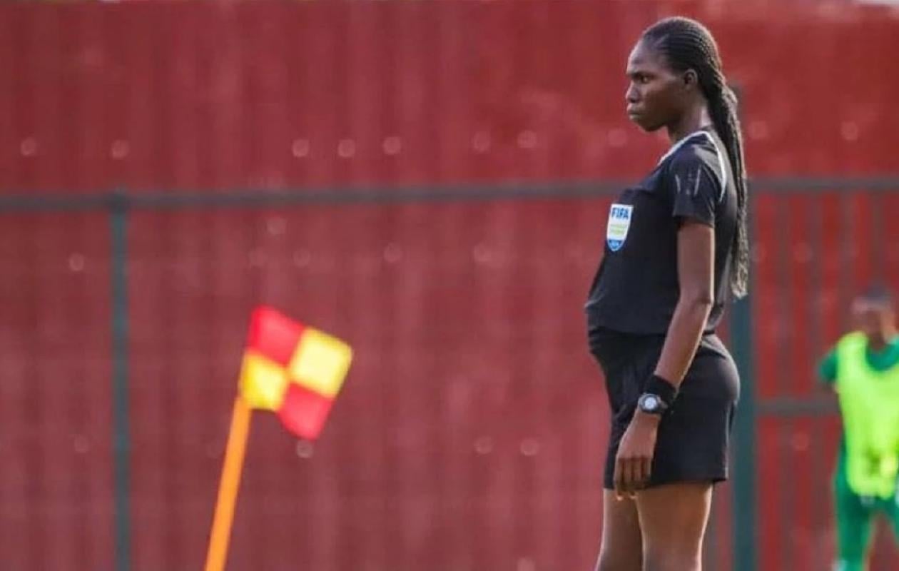 Football : Une arbitre enceinte officie un match des éliminatoires du Mondial féminin U20