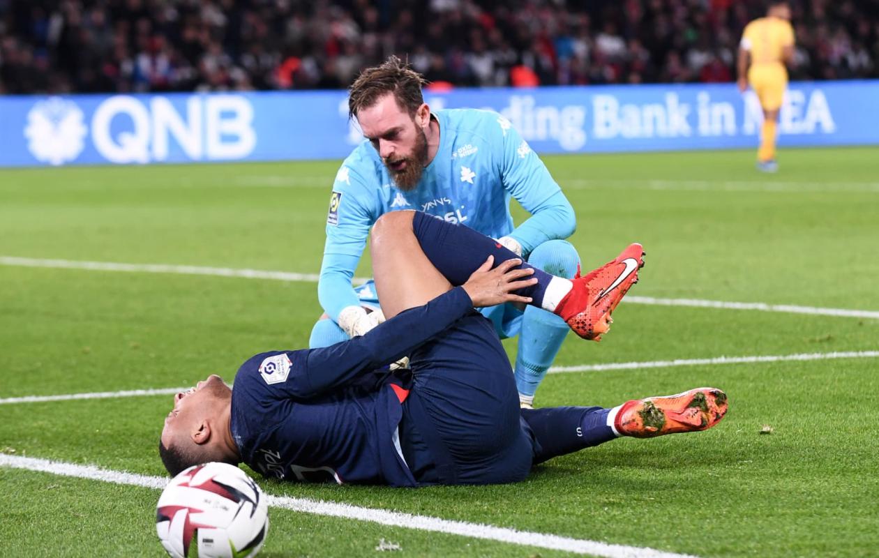 "TU FAIS LE GENDRE IDÉAL DEVANT LES CAMÉRAS MAIS EN VRAI T'ES UNE SAL****": LE JOUR OÙ OUKIDJA A "PÉTÉ LES PLOMBS" FACE À MBAPPÉ PENDANT METZ-PSG