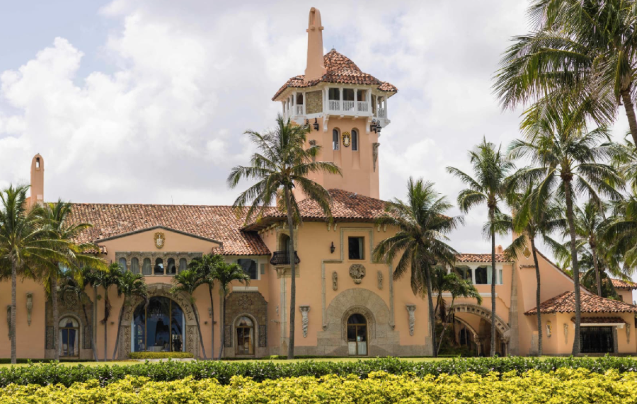 Un homme armé tué par les forces de l'ordre après s'être introduit dans la résidence de Trump en Floride