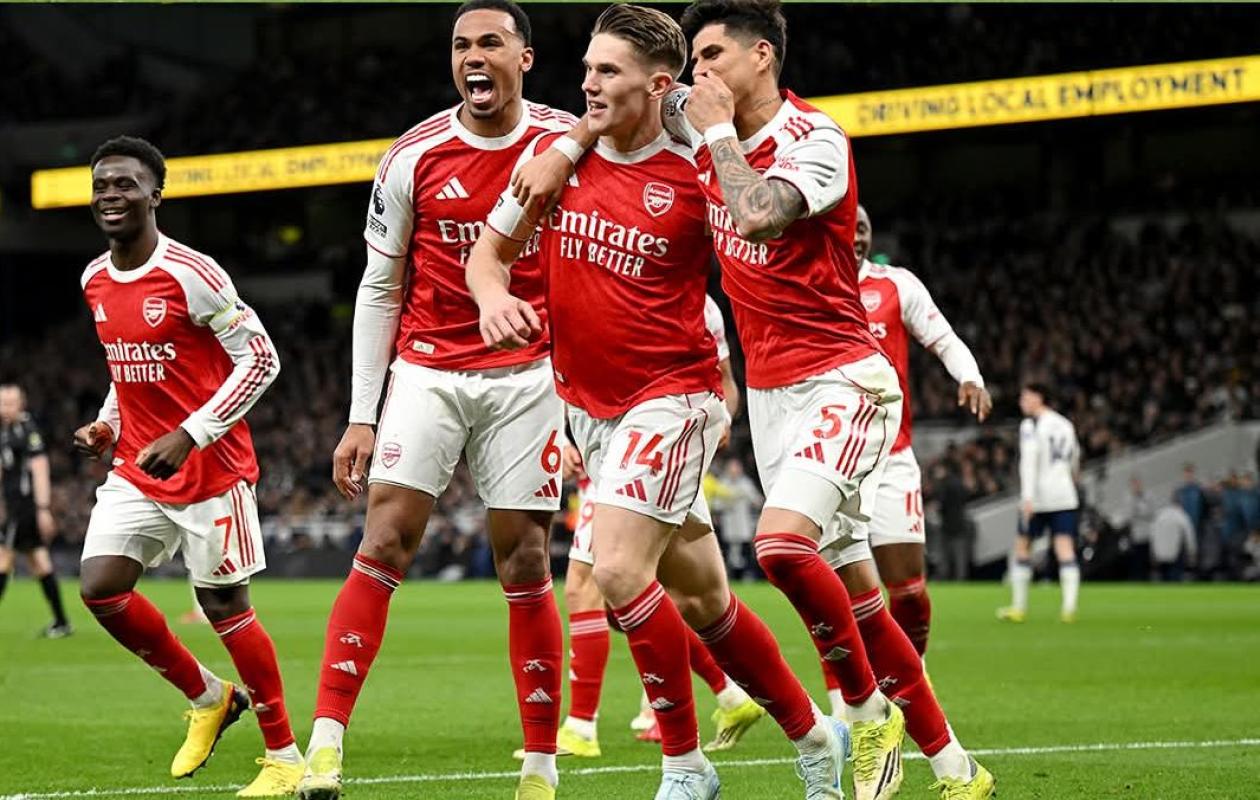 Premier League : Arsenal écrase Tottenham dans le derby