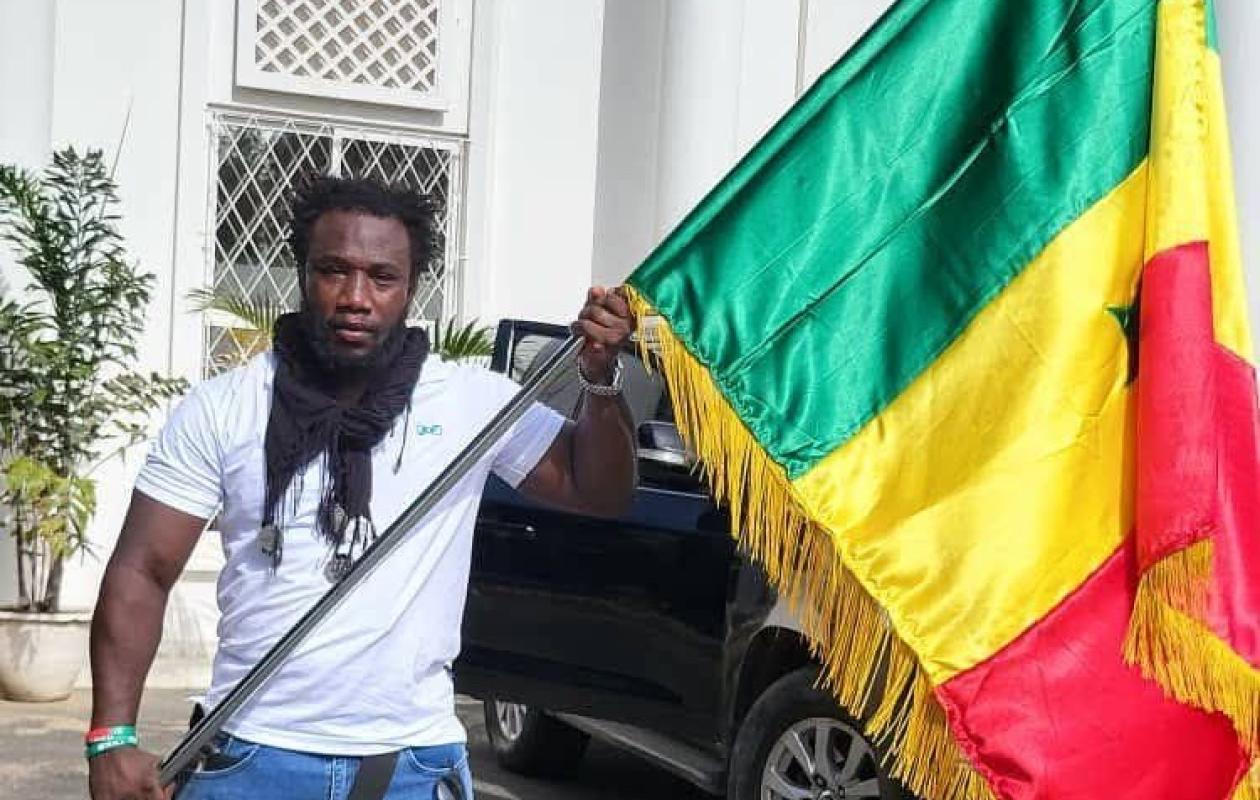 « Offense au président Diomaye » : Azoura Fall dans le viseur de la SR de Colobane