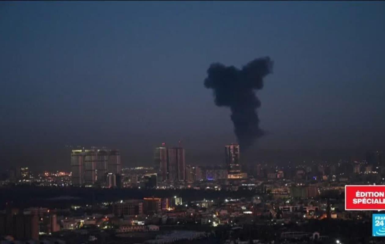 L'Iran cible la plupart des monarchies du Golfe, deux morts aux Emirats arabes unis