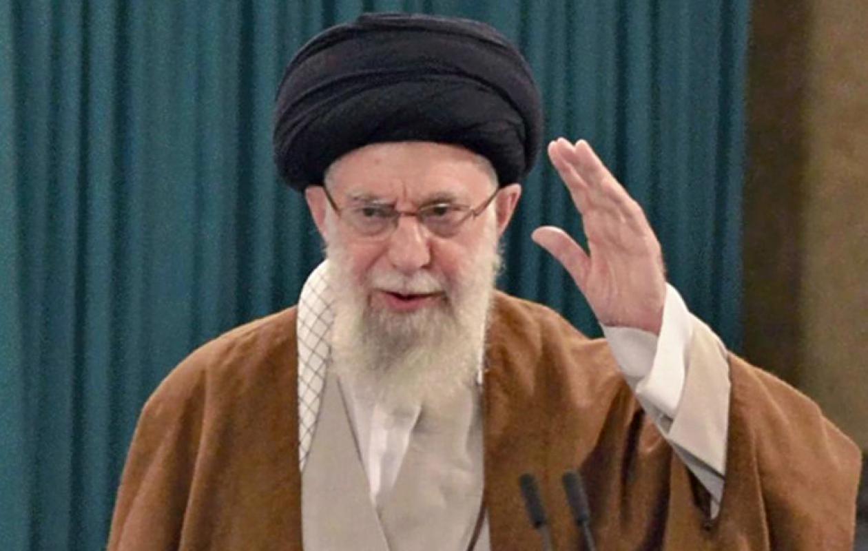 Iran: après la mort de Khamenei, qui assure la transition?