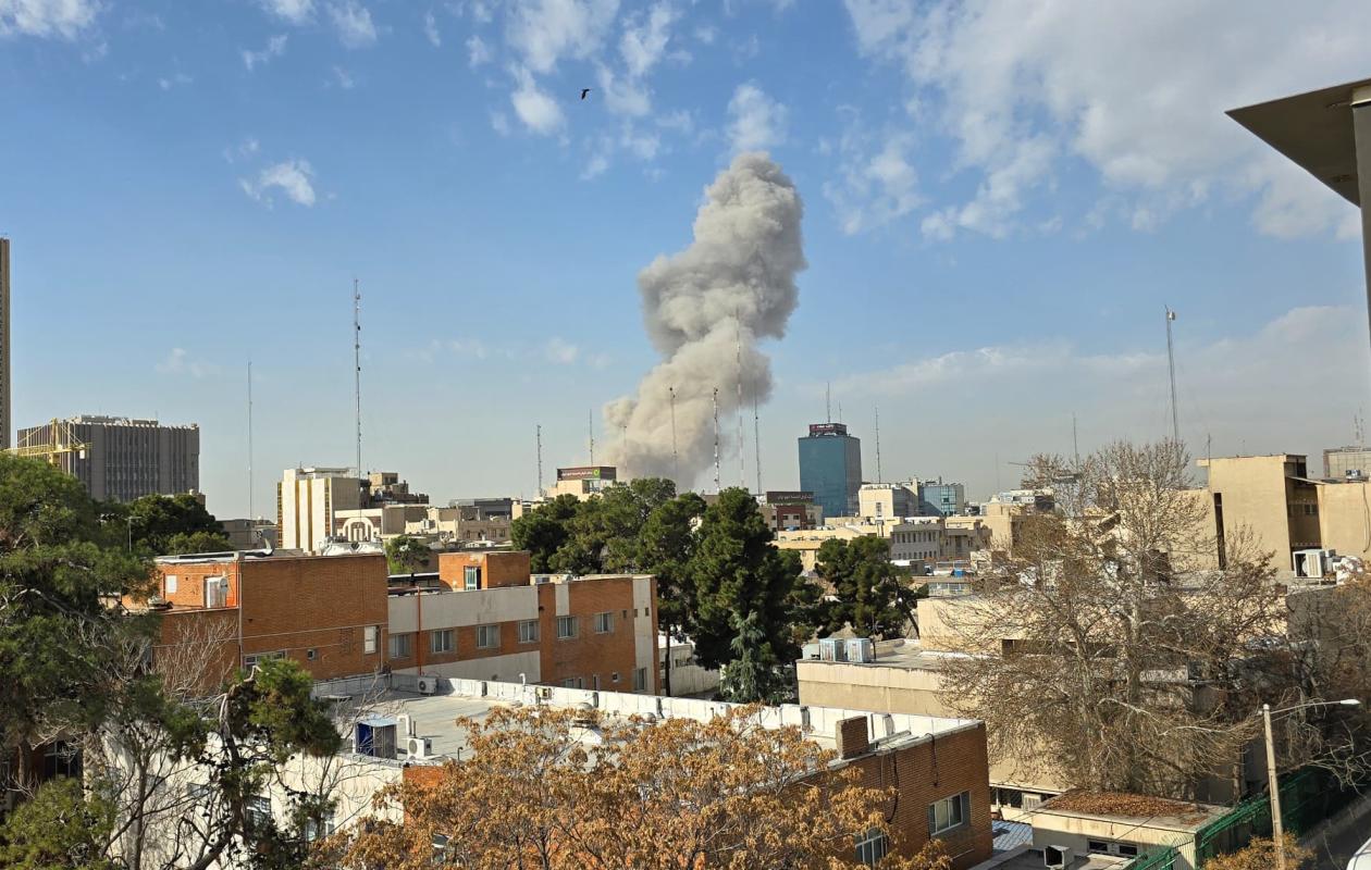 Iran: plusieurs puissantes détonations entendues à Téhéran (journalistes AFP)