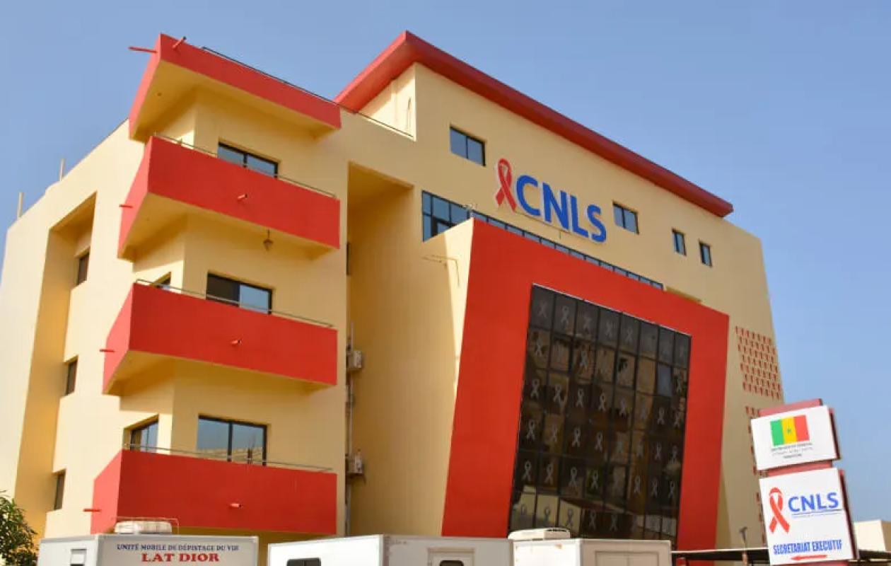 Dignité et confidentialité : Le guide du CNLS pour la prise en charge des prisonniers vivant avec le VIH