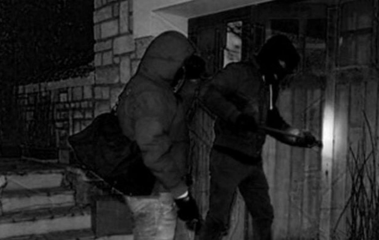 Cambriolage à Poniène (Thiès) : Des portes et fenêtres d’une valeur de 2 millions FCFA emportées dans un atelier de menuiserie bois