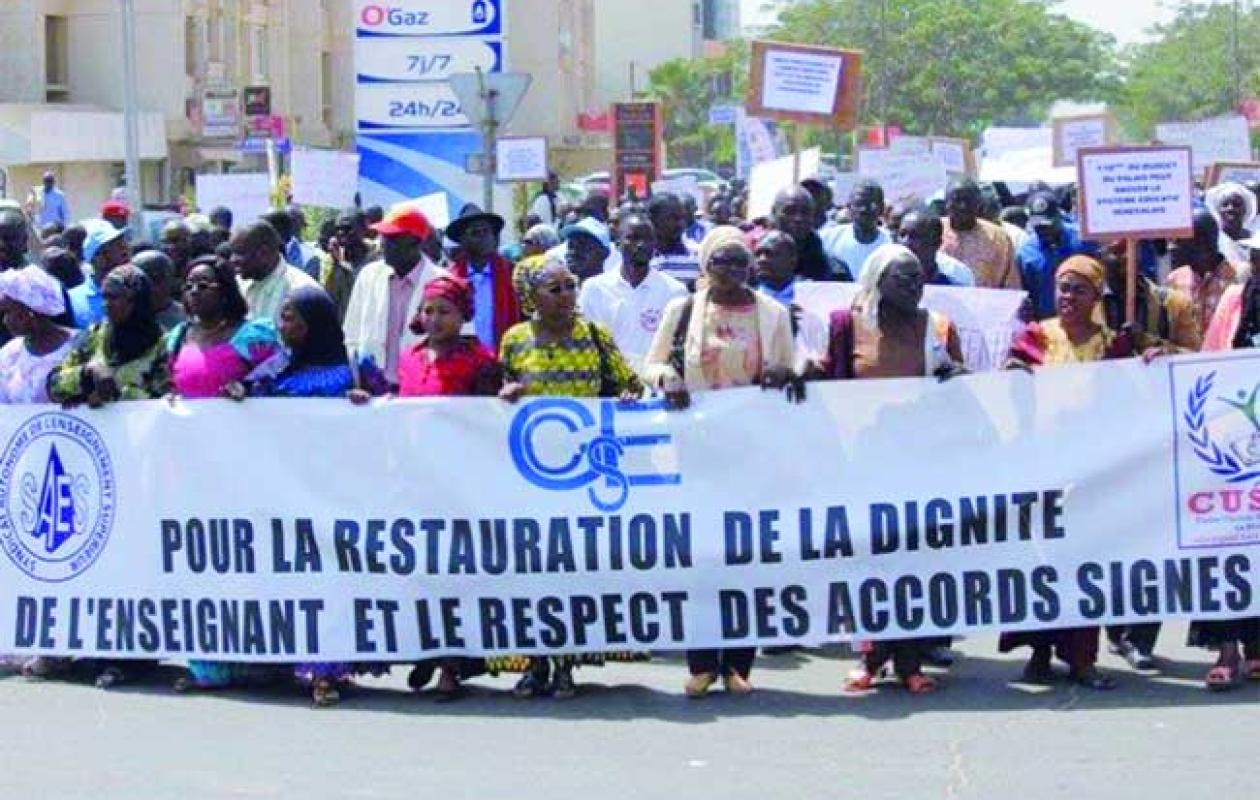 Grève des enseignants : l’État coupe les salaires, voici les montants bloqués