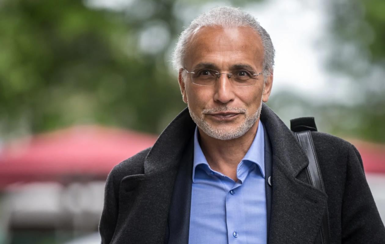 Le procès de l'islamologue Tariq Ramadan pour viols s'est ouvert à Paris, en l'absence de l'accusé