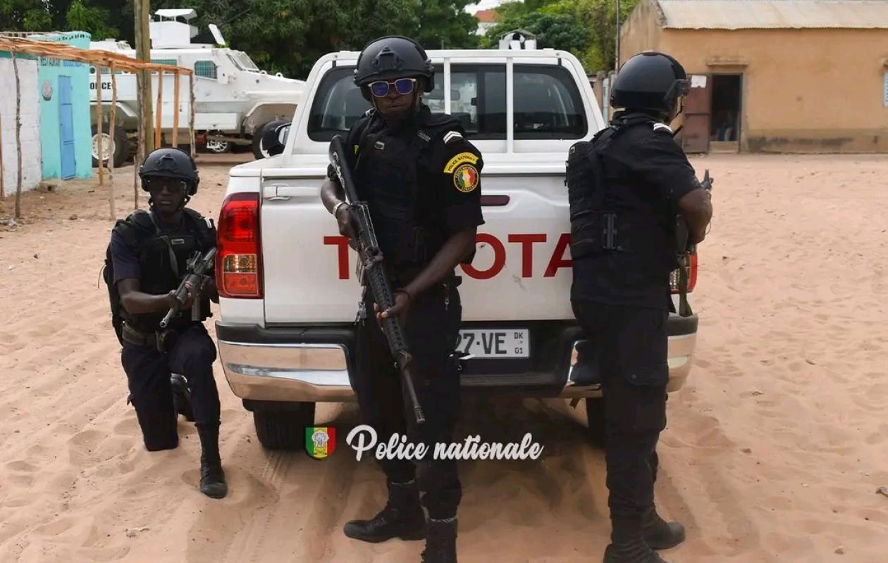 Thiaroye : Un chauffeur fonce sur des policiers, qui tirent dans les pneus pour immobiliser la voiture