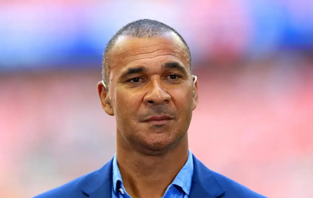 Pays-Bas : Ruud Gullit tourne le dos au football moderne