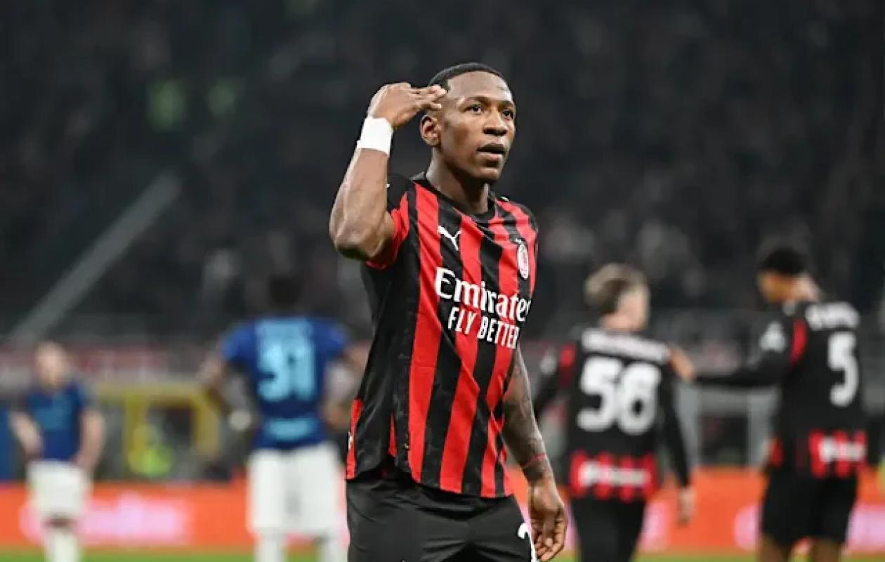 Série A : l’AC Milan remporte le derby et ralentit l’Inter