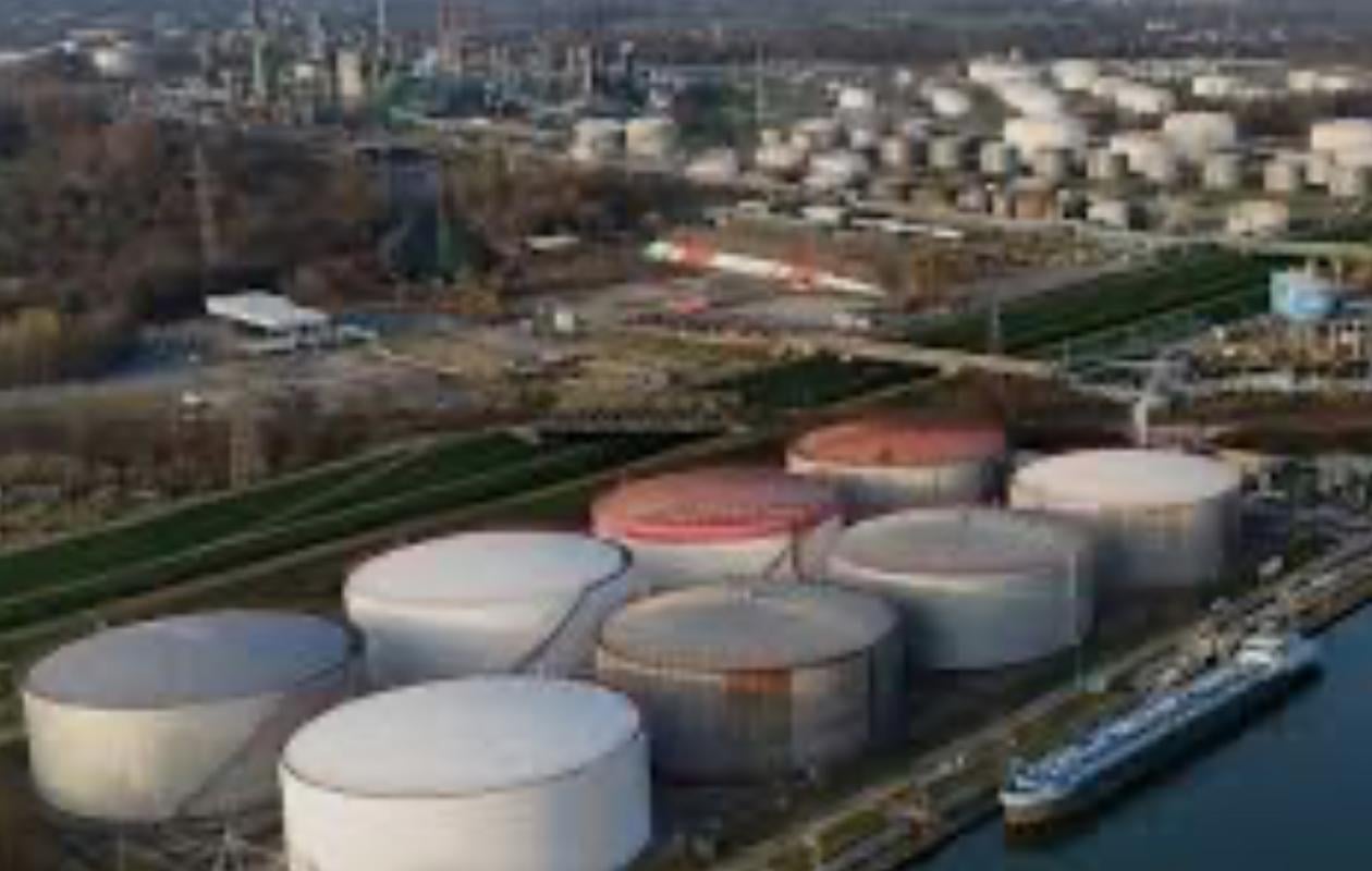 Le pétrole chute de 10 % après les propos de Trump, fort rebond des Bourses en Asie