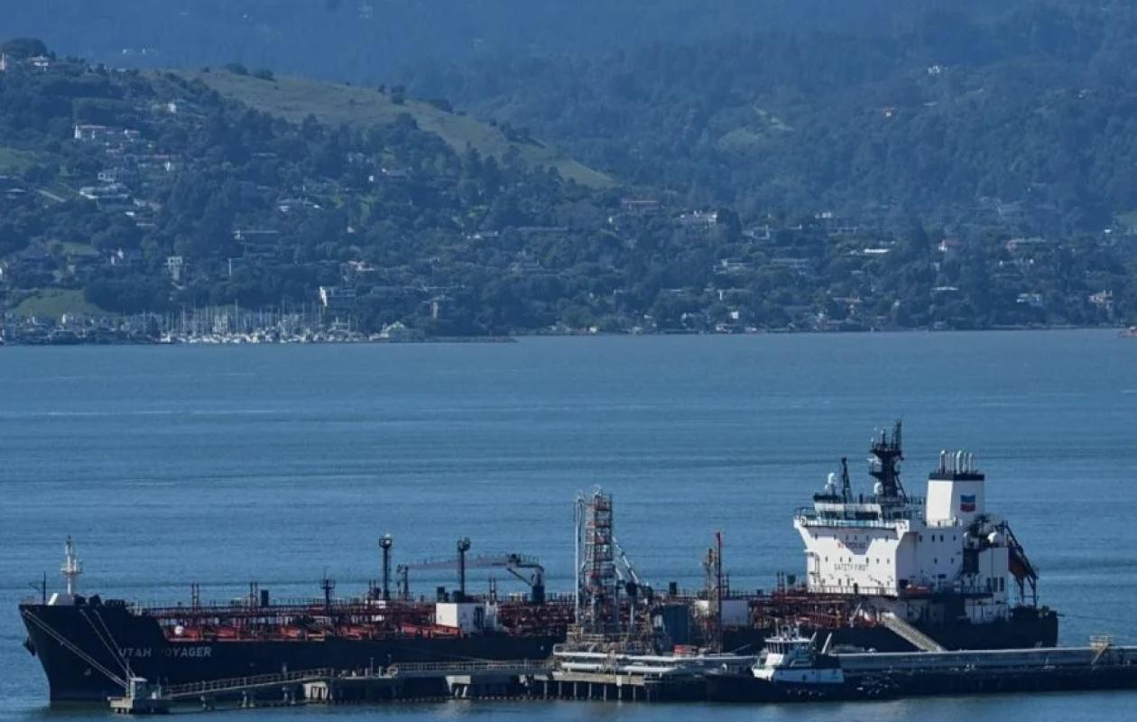 L'Iran promet de bloquer le pétrole du Moyen-Orient "jusqu'à nouvel ordre"