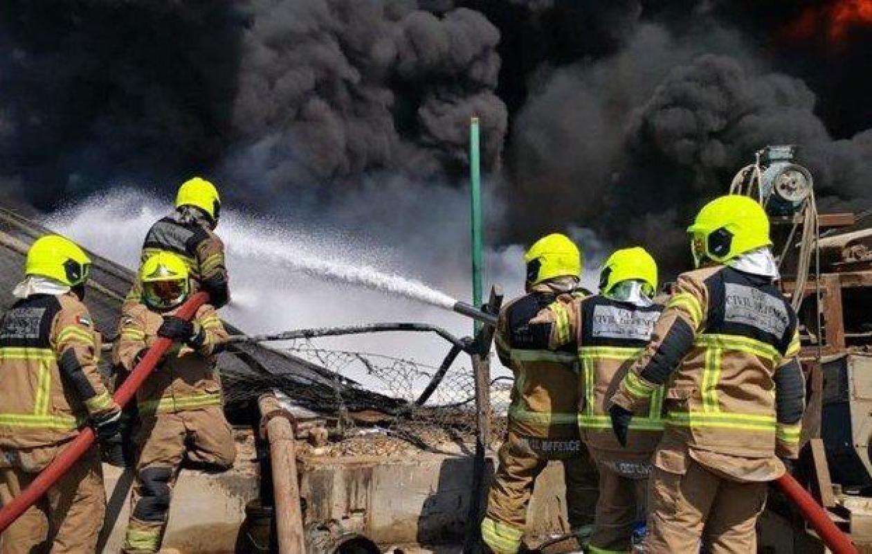 Emirats: une attaque de drone provoque un incendie dans une zone industrielle