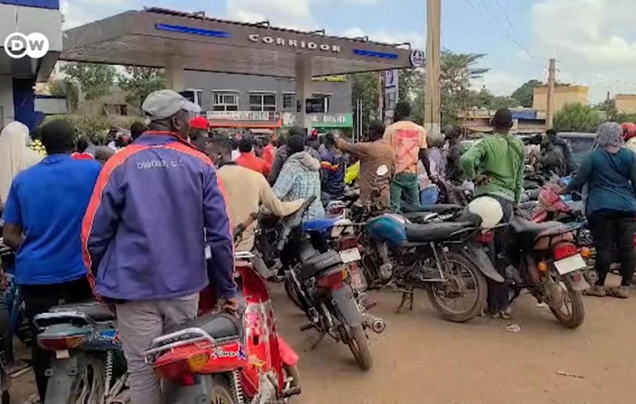 Blocus jihadiste: la capitale malienne confrontée à une pénurie de gazole