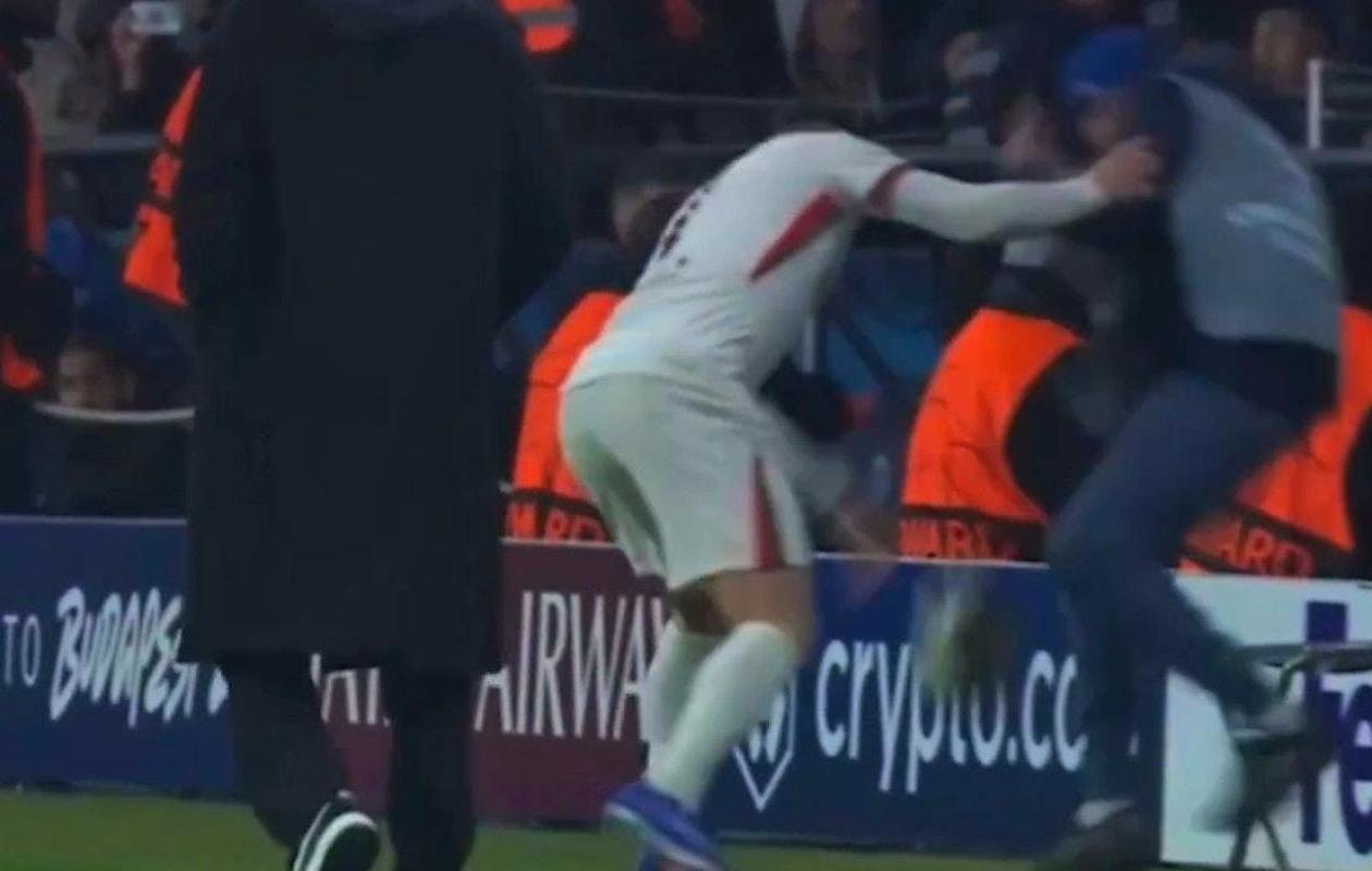 Jeune ramasseur de balles malmené: procédure ouverte