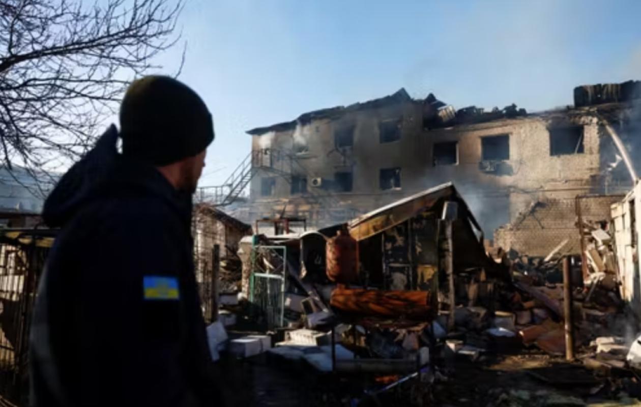 Ukraine : au moins quatre morts dans une attaque russe "massive" sur la région de Kiev