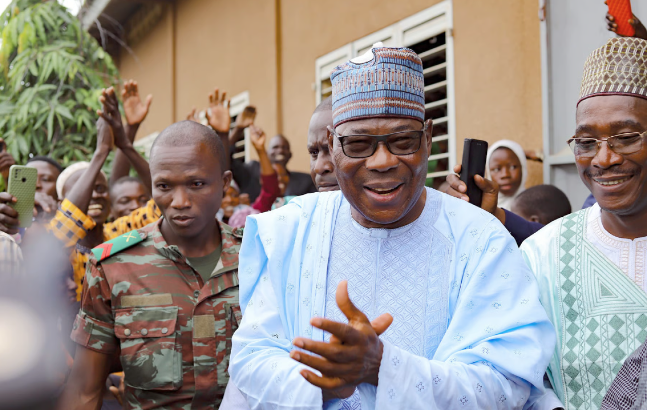 Bénin : Les Démocrates acceptent finalement la démission de Boni Yayi et nomment un président intérimaire