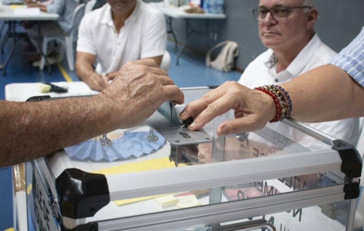 Premier tour des élections municipales en France, à un an de la présidentielle