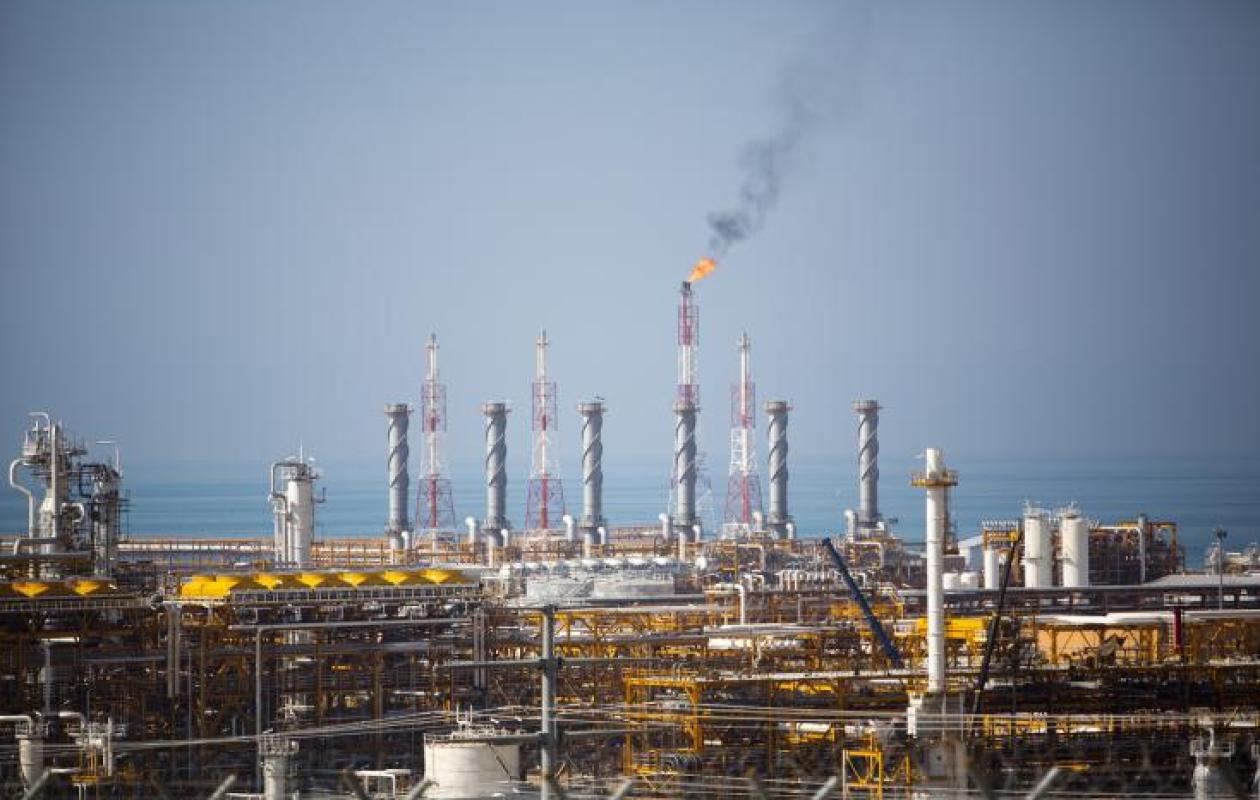 L'Iran frappe des installations énergétiques dans le Golfe et menace d'intensifier ses représailles