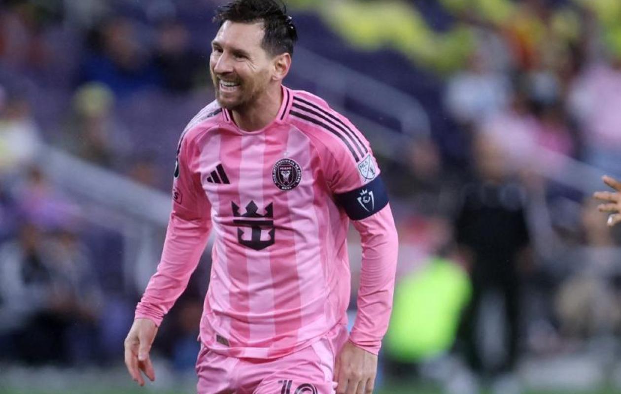 900e but pour Messi !