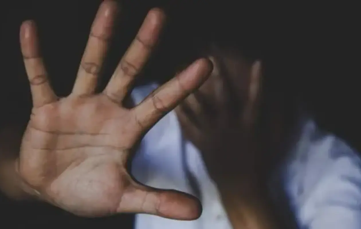 «J’ai tenté de la violer» : les choquants aveux du tailleur de 30 ans, surpris avec une fillette de 3 ans