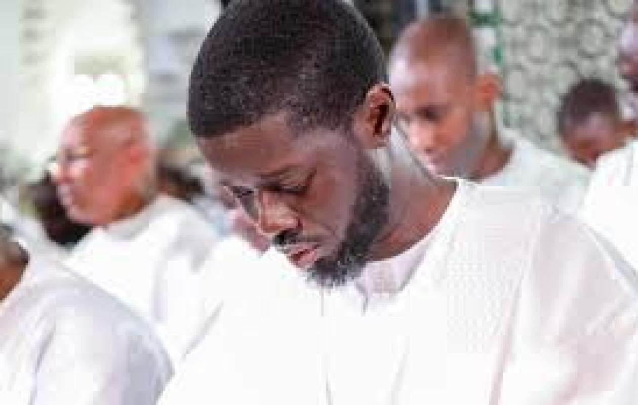 Deuil à Guéoul : le Président Diomaye rend hommage à Cheikh Makhfou Aïdara