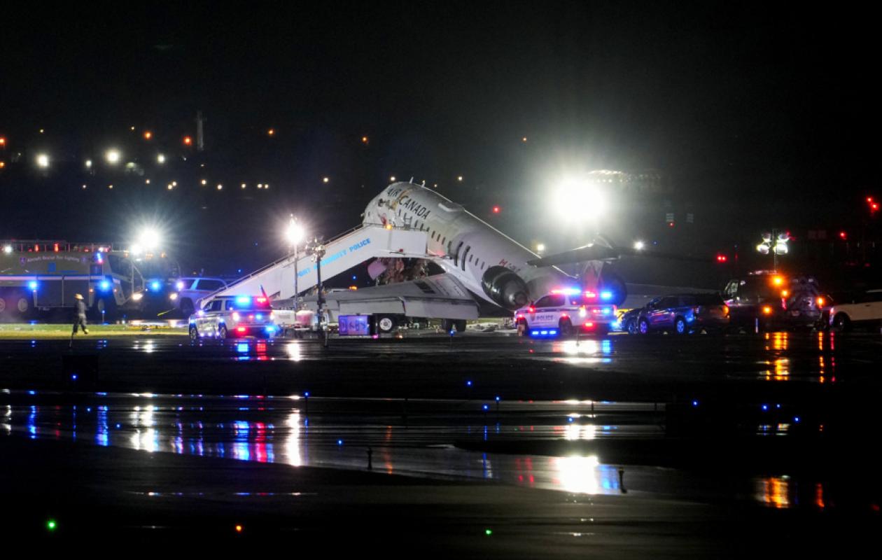 L'aéroport de New York LaGuardia fermé après une collision mortelle sur une piste